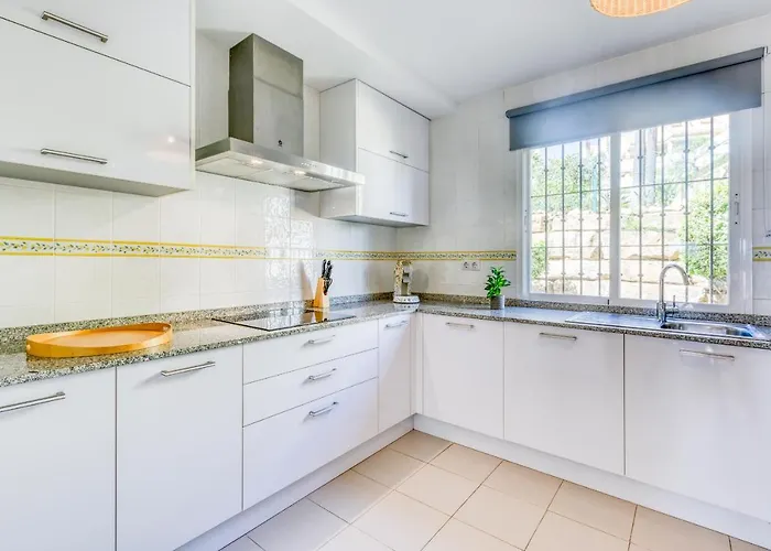 Hanami Puerto Alto Pa 2-1 Apartment Estepona